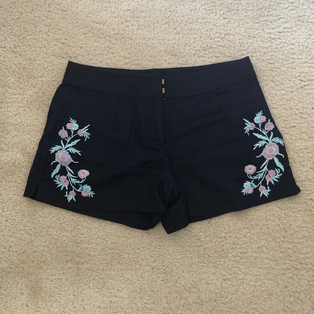 Loft floral embroidered navy shorts 00 NWT